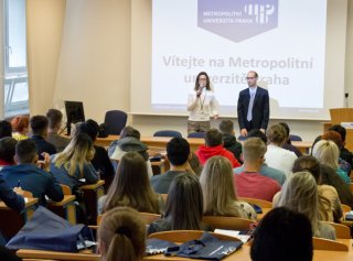 Metropolitní univerzita Praha přivítala účastníky intenzivního kurzu českého jazyka