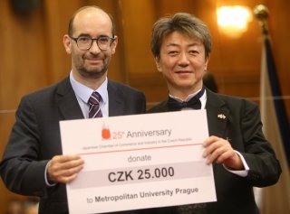 Metropolitní univerzita Praha obdržela ocenění od Japonské komory průmyslu a obchodu