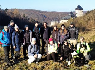 MUPáci jdou na špacír: Vánoční výšlap přes Karlštejn