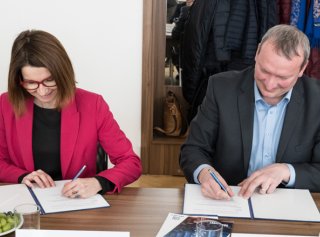 Metropolitní univerzita Praha uzavřela smlouvu o spolupráci s Ústavem jazykové a odborné přípravy UK