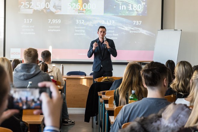 Možnosti profesní kvalifikace ACCA pro studenty MUP